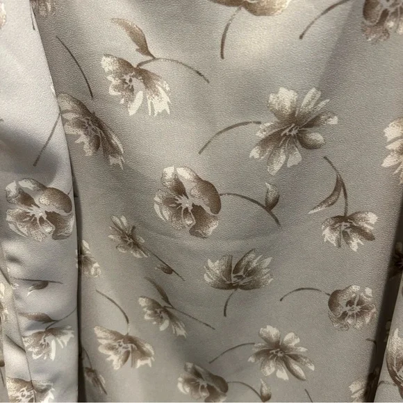 Forever 21 Cream Floral Camisole Size medium - Picture 5 of 5